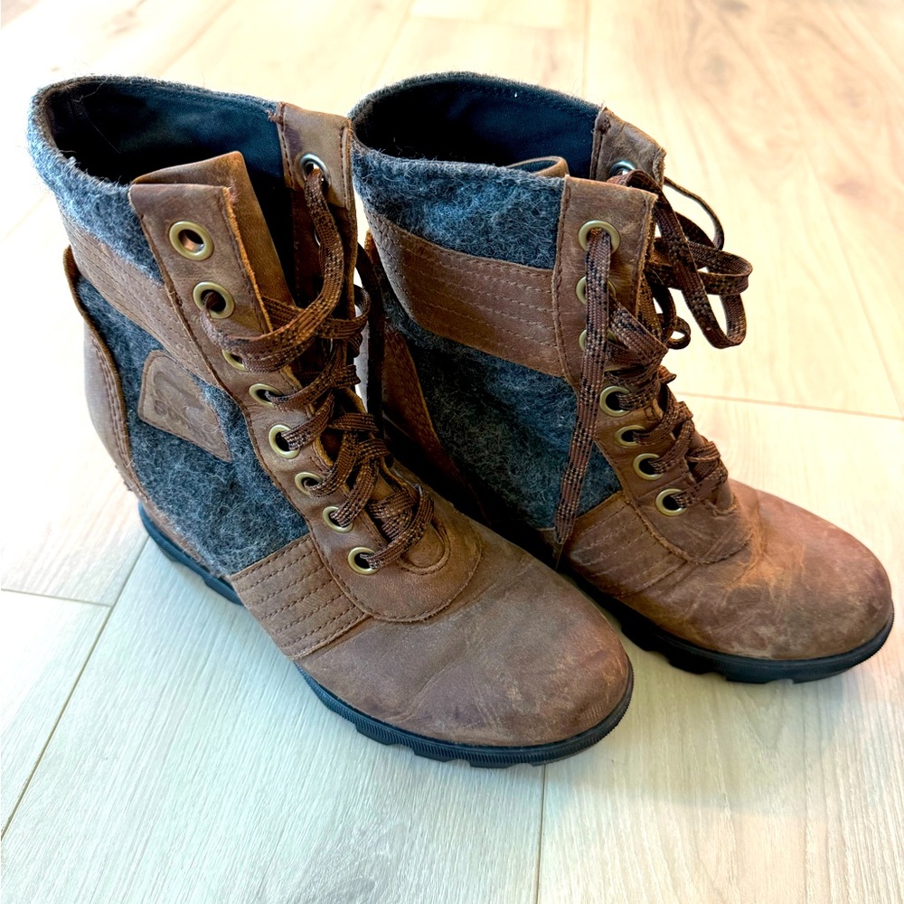 Sorel wedge boot